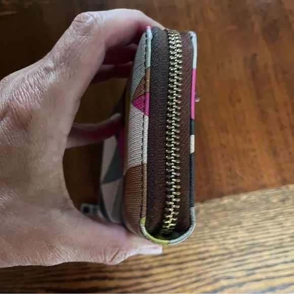 Fossil zip around wallet - Picture 3 of 8
